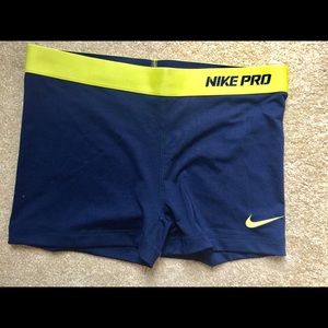 Nike Pro DriFit Shorts - size large